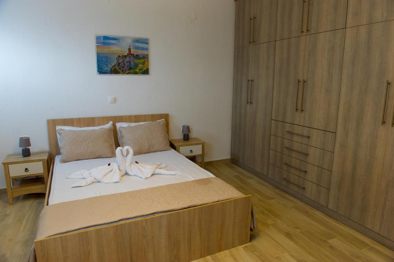 Metagkitsi To Petrino Holidays House מראה חיצוני תמונה